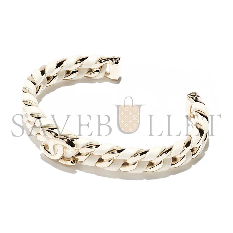 CHANEL CUFF ABG719